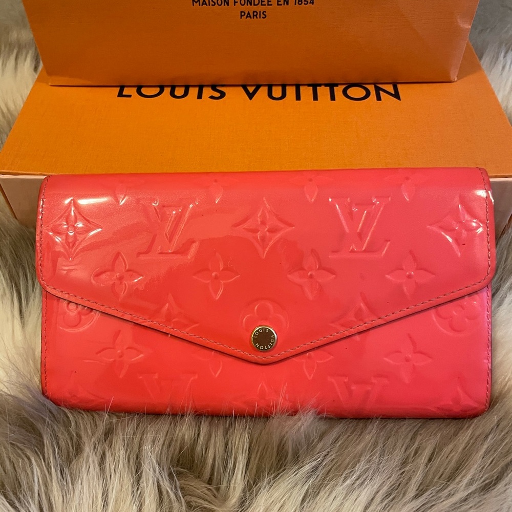 Authentic Louis Vuitton Bi-fold wallet